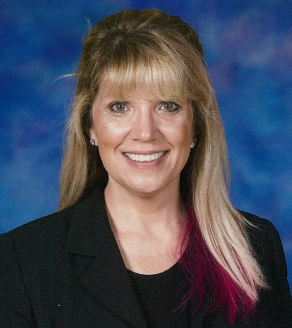 Conducting our Orange Jr. Band is Rachel Maxwell! 

Rachel Maxwell currently serves as the Director of Bands at Traughber Junior High School in Oswego, IL. Mrs. Maxwell has taught music for 32 years, in the West Aurora School District  and currently in the Oswego School District