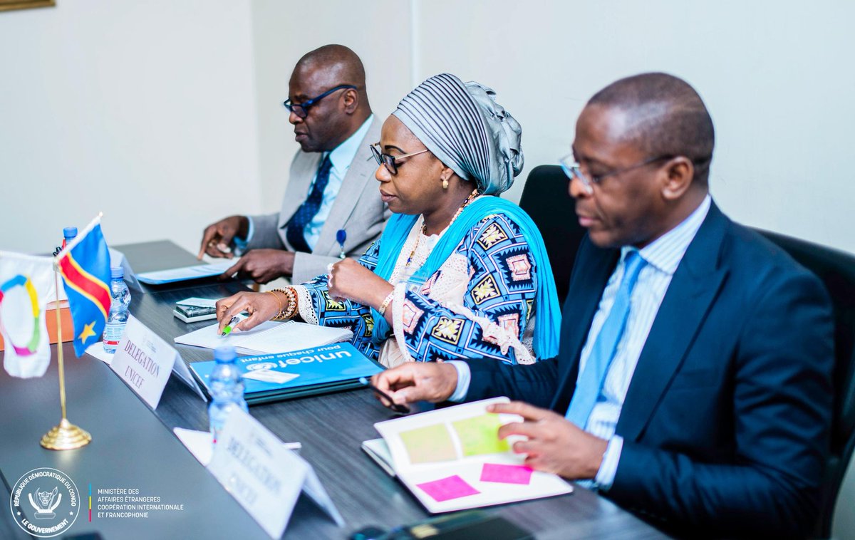 Ce 12 juin, j’ai reçu M. John Agbor, Représentant résident de l’<a href="/UNICEFRDC/">UNICEF RDC</a>, pour un échange franc et constructif autour des défis liés à la mise en œuvre du programme de coopération 2025–2029.
Face à une baisse de 40 % des financements, nous avons convenu d’une stratégie