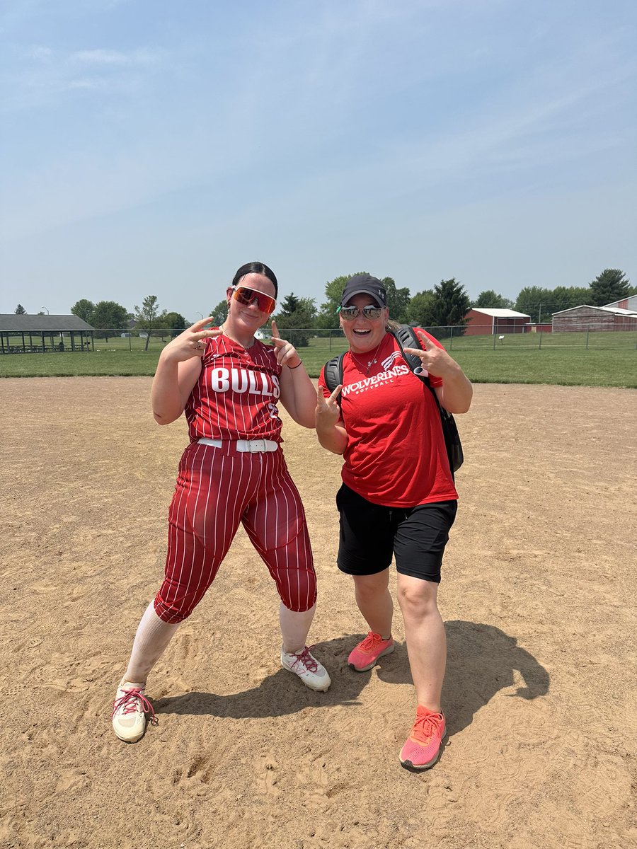 AdaSirrine2027's tweet photo. Today I attended the Sheer Madness Showcase camp out in Lagrange OH, which was an amazing opportunity and a great way to get some reps . Thank you to all the coaches that came out!! @SoftballRio @GCC_SB @B2Bulls15U_SF https://t.co/edw6Jdi4N1