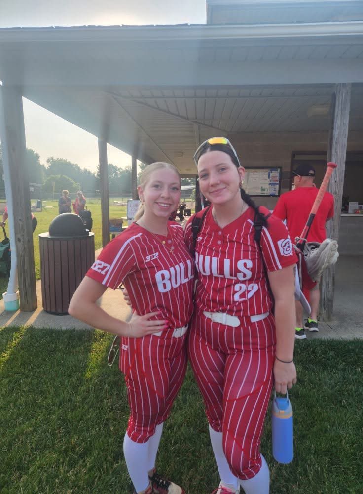 AdaSirrine2027's tweet photo. Today I attended the Sheer Madness Showcase camp out in Lagrange OH, which was an amazing opportunity and a great way to get some reps . Thank you to all the coaches that came out!! @SoftballRio @GCC_SB @B2Bulls15U_SF https://t.co/edw6Jdi4N1