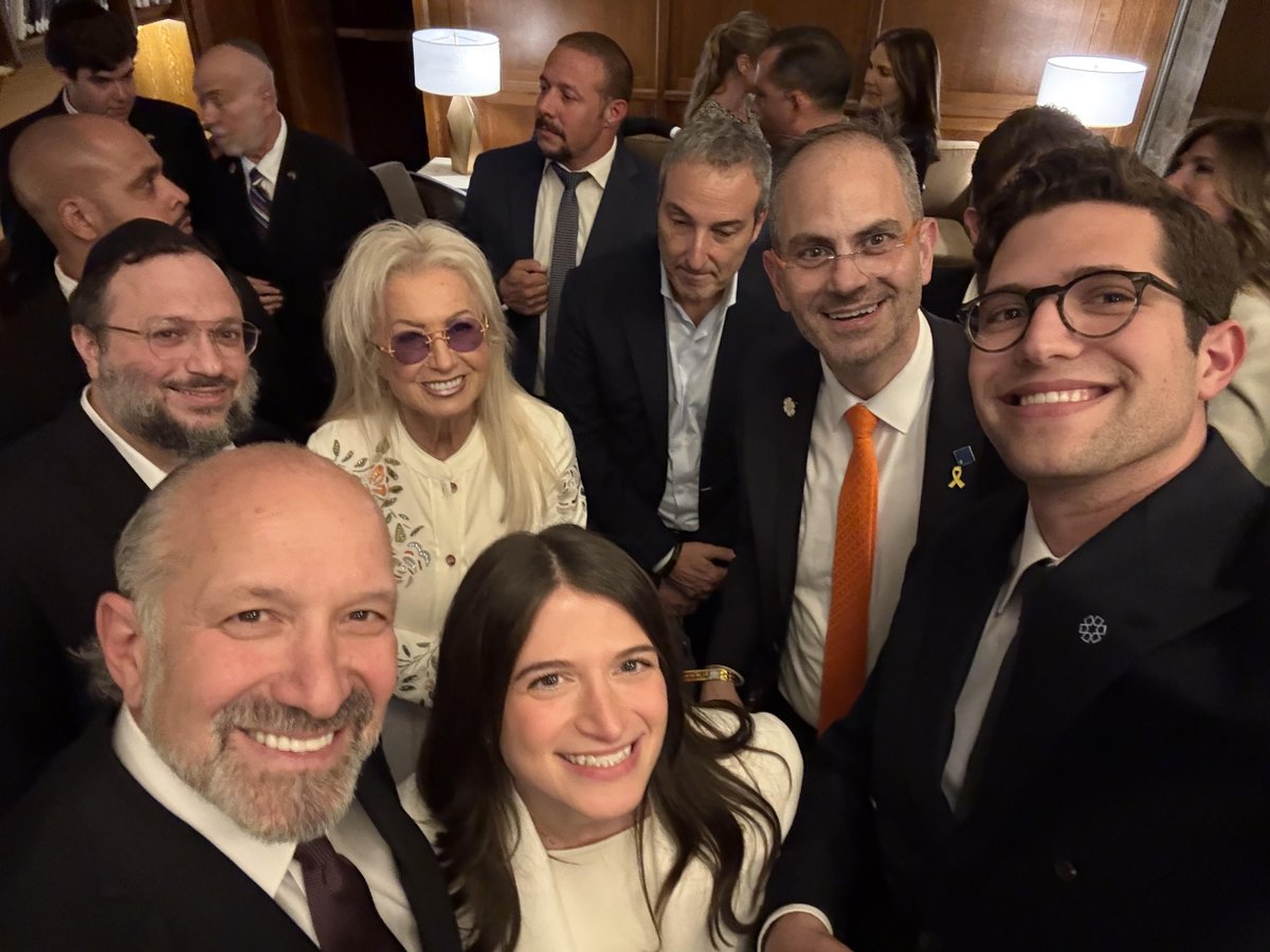 Brandonlutnick's tweet image. I was honored to speak at last night’s @UnitedHatzalah gala where @SteveWitkoff was recognized and the event raised $18M for the organization. My family and I are proud to continue supporting them as they provide emergency medical care in Israel to those who need it most. Their…