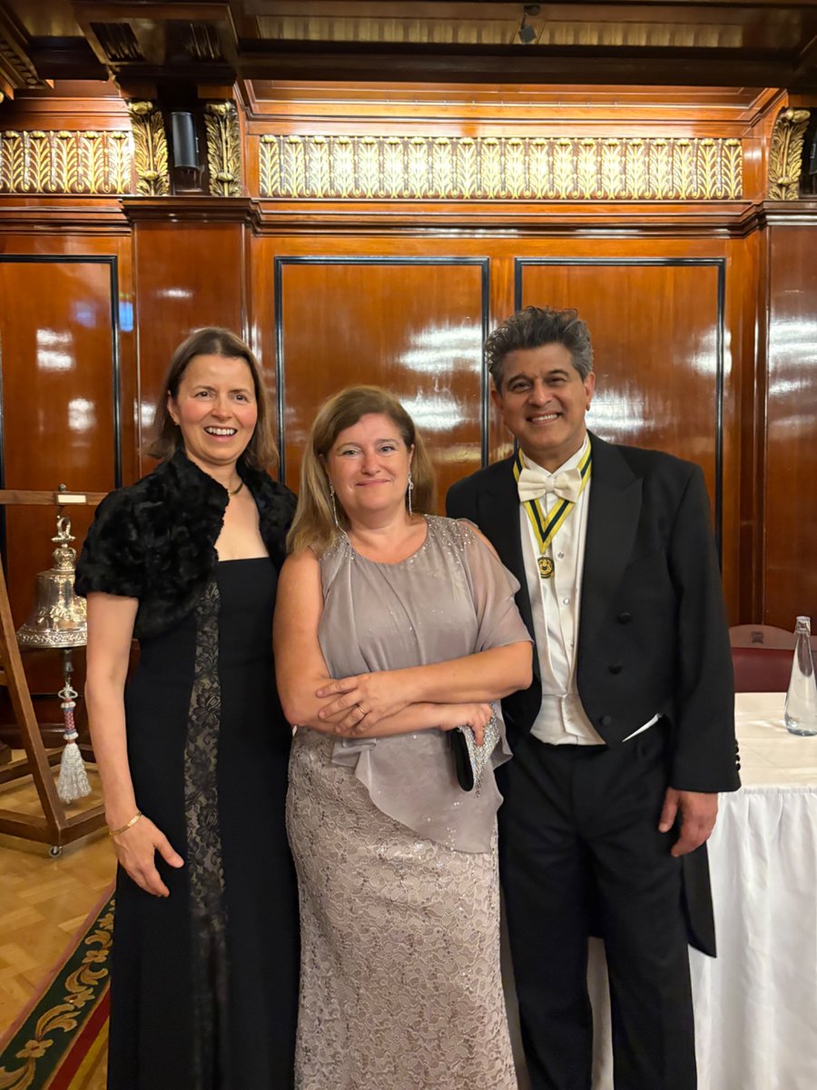MarcosLab_UR (@marcoslabur) on Twitter photo Elegant evening in historic @MerchanTaylor1 in #London 🇬🇧 for <a href="/AECOSurgery/">AECOS</a> gala dinner. Here with #AECOSEurope President Dr Sheraz Daya <a href="/SherazDaya/">Sheraz Daya</a> & Dr Marcela Espinosa-Lagana. Kudos for an excellent organization!! <a href="/MarcoslabUr/">MarcosLab_UR</a> <a href="/CvsUor/">CVSUoR</a> <a href="/FlaumEye/">Flaum Eye Institute</a> <a href="/2EyesVision/">2EyesVision</a> surgeons Elegant evening in historic @MerchanTaylor1 in #London 🇬🇧 for <a href="/AECOSurgery/">AECOS</a> gala dinner. Here with #AECOSEurope President Dr Sheraz Daya <a href="/SherazDaya/">Sheraz Daya</a> & Dr Marcela Espinosa-Lagana. Kudos for an excellent organization!! <a href="/MarcoslabUr/">MarcosLab_UR</a> <a href="/CvsUor/">CVSUoR</a> <a href="/FlaumEye/">Flaum Eye Institute</a> <a href="/2EyesVision/">2EyesVision</a> surgeons