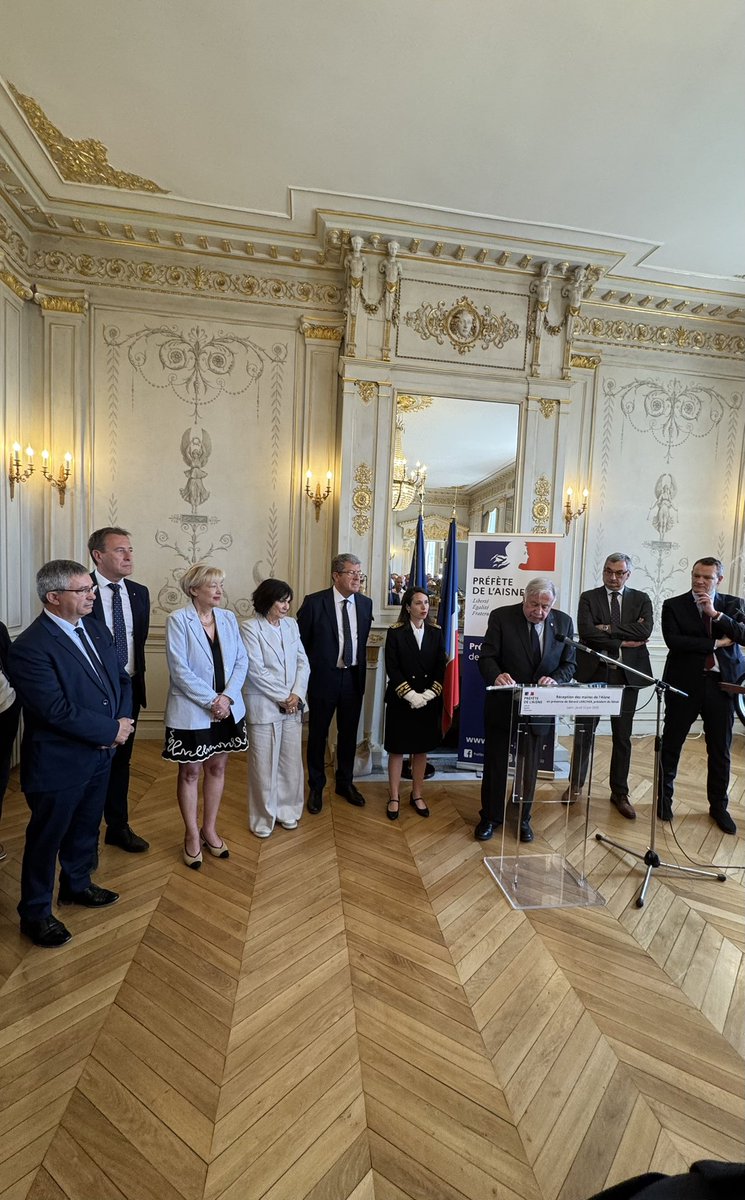 Eric Donnay (@ericdonnay3) on Twitter photo Aujourd'hui, j'ai eu l'honneur de me rendre à la Préfecture de l'Aisne, à l'invitation de Mme la Préfète. J'ai représenté le président <a href="/xavierbertrand/">Xavier Bertrand</a> lors de la visite du président du Sénat, Gérard Larcher, en compagnie de nos sénateurs et des Maires de l’Aisne Aujourd'hui, j'ai eu l'honneur de me rendre à la Préfecture de l'Aisne, à l'invitation de Mme la Préfète. J'ai représenté le président <a href="/xavierbertrand/">Xavier Bertrand</a> lors de la visite du président du Sénat, Gérard Larcher, en compagnie de nos sénateurs et des Maires de l’Aisne