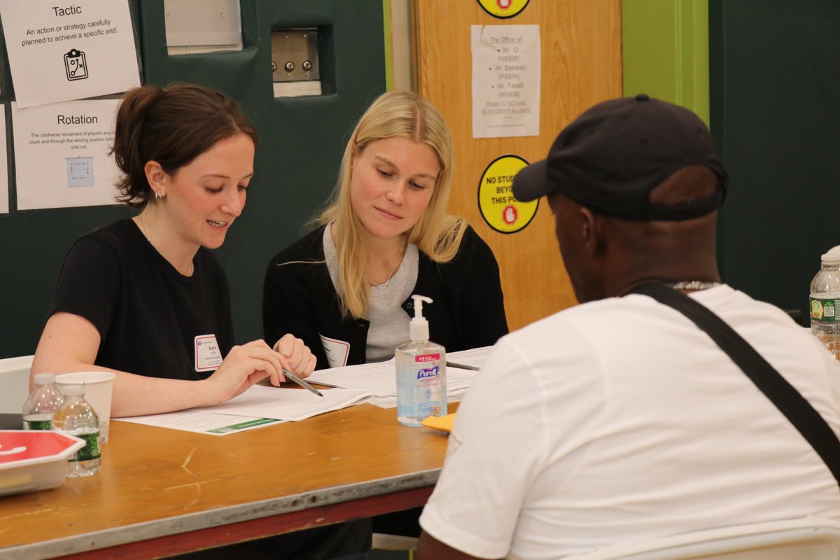 CUNYCitizenship's tweet image. Last Saturday, 94 permanent residents attended our citizenship event in Brooklyn! Thanks to NYC Council Members @CMAlexaAviles and Justin Brannan for partnering with us. #OpportunitiesAwait