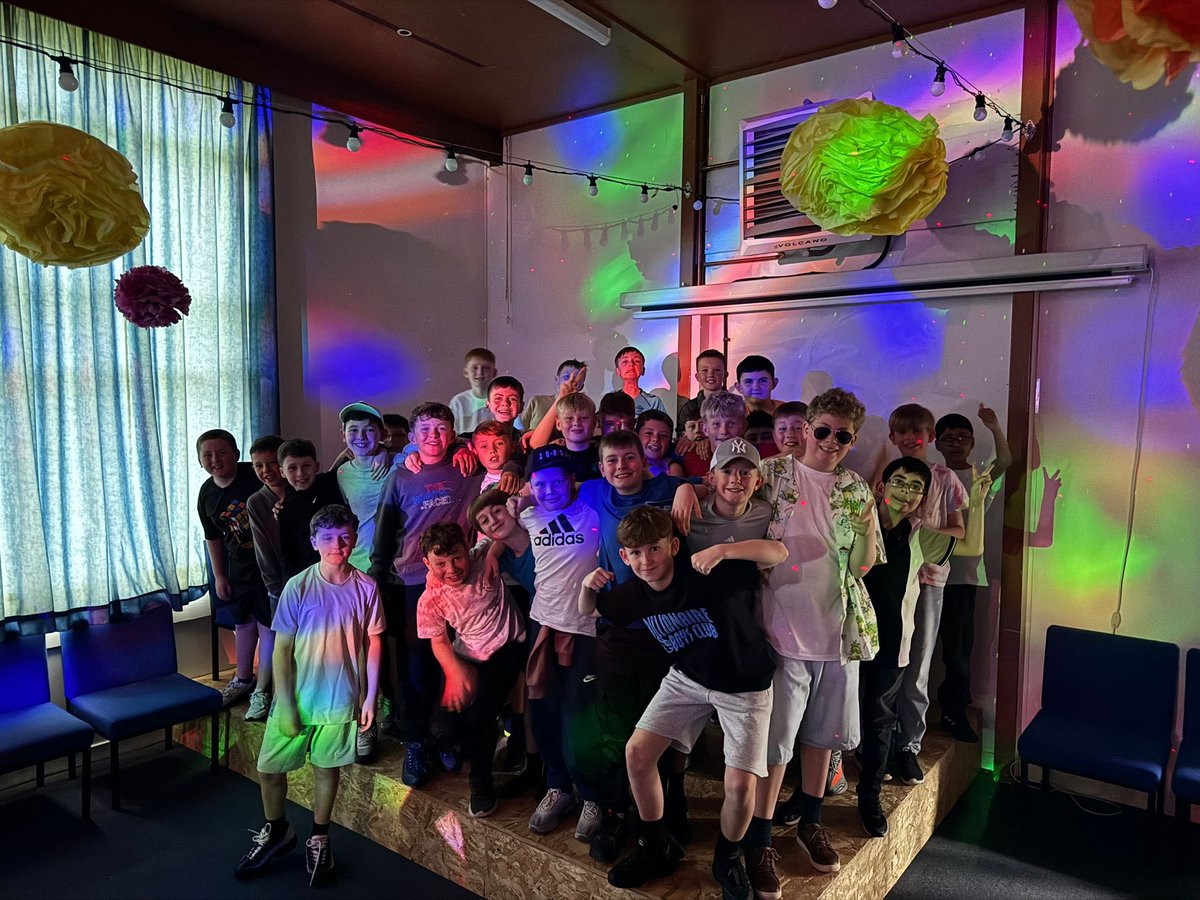 Gargieston's tweet photo. Last night of our residential #discotime https://t.co/X7JKCgQdeZ