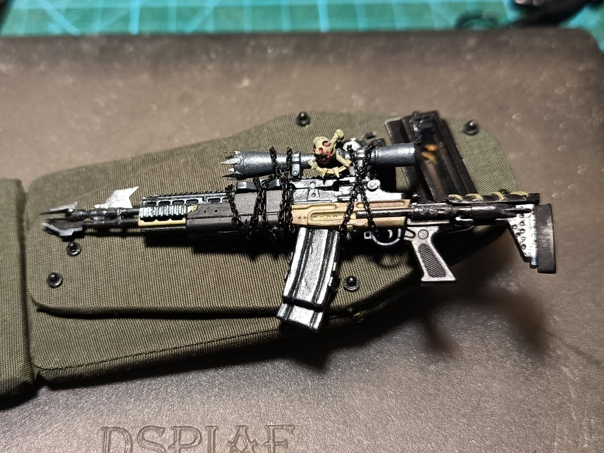 038parabellum's tweet photo. 『推しの銃』
The SKULL-5 is a remodel of M14 EBR attached with a sniper scope. It holds 24 rounds of 5.56mm Anti-zombie for each magazine. The specialized bullets created by government do critical damage to zombies.
#CSOL
#littlearmory
#リトルアーモリーを装備
#深夜の小武器庫部 https://t.co/r8jQ7SRVun