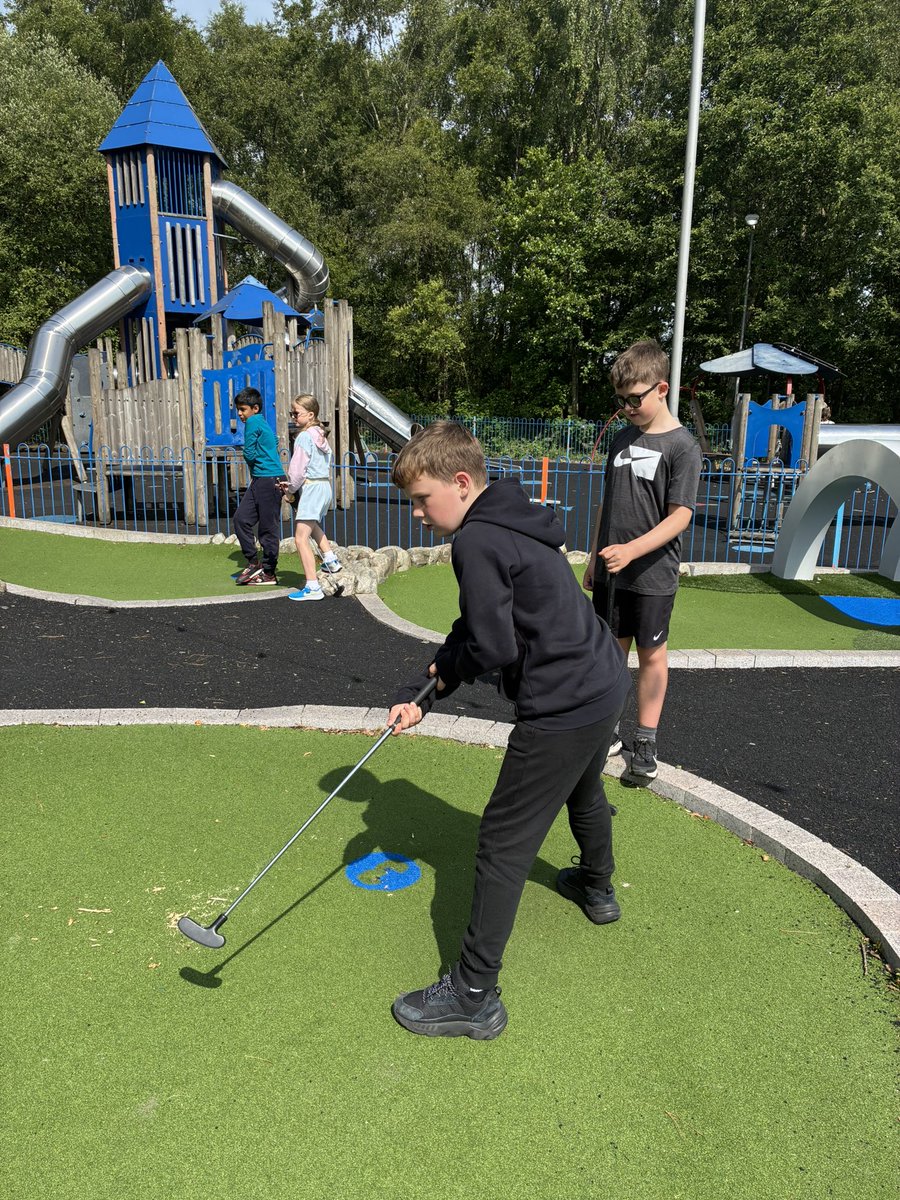 Mrs Forrest tweet media