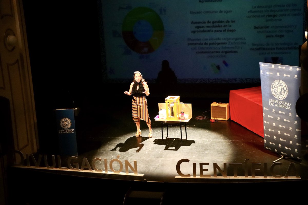 Nos encanta que <a href="/ualmeria/">Universidad de Almería</a> organice actividades en el centro de la ciudad: el próximo lunes, a las 19:00 h, en el Teatro Apolo, IV Concurso ‘Tesis en 3 Minutos’, una iniciativa que convierte las investigaciones más punteras de los programas de doctorado en relatos divulgativos.