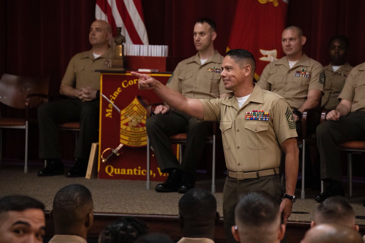 USMCSgtMaj's tweet image. I had the privilege of celebrating the first graduation of the new Staff Noncommissioned Officer Leadership School. The newly established SLS brings together the former Career and Advanced Schools, creating a more streamlined and impactful course for SNCOs.#Marines #Military #PME