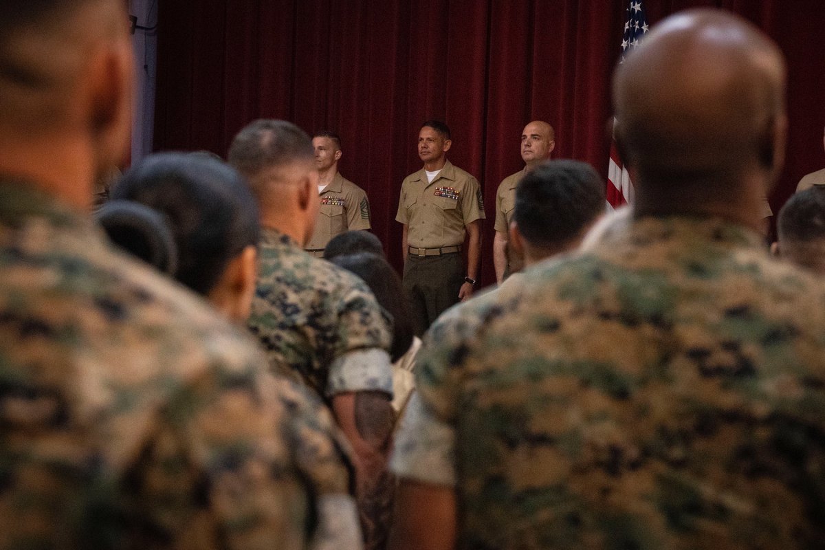 USMCSgtMaj's tweet image. I had the privilege of celebrating the first graduation of the new Staff Noncommissioned Officer Leadership School. The newly established SLS brings together the former Career and Advanced Schools, creating a more streamlined and impactful course for SNCOs.#Marines #Military #PME