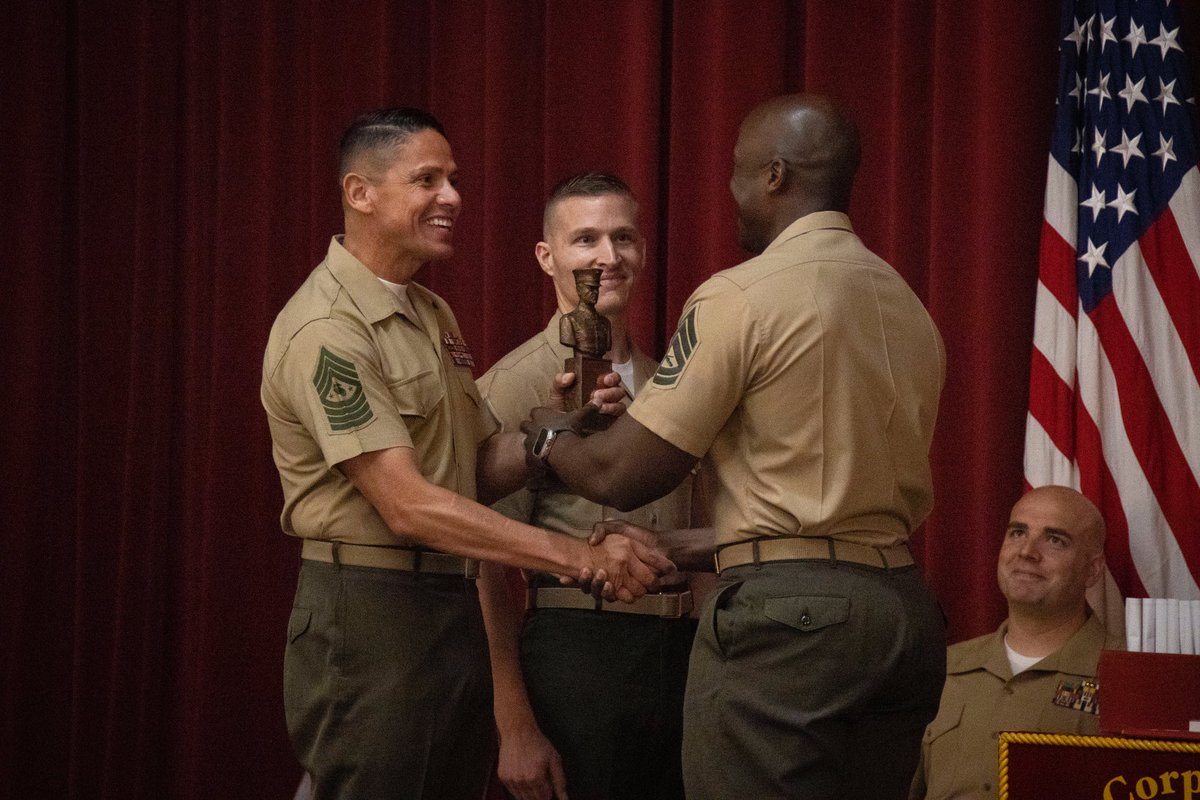 USMCSgtMaj's tweet image. I had the privilege of celebrating the first graduation of the new Staff Noncommissioned Officer Leadership School. The newly established SLS brings together the former Career and Advanced Schools, creating a more streamlined and impactful course for SNCOs.#Marines #Military #PME