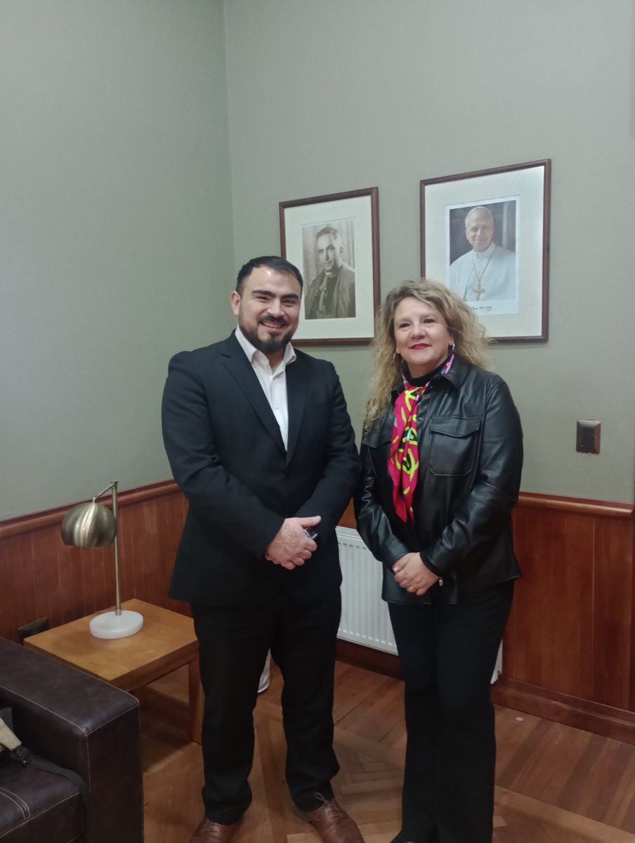 Rectora_UCT's tweet image. Hoy recibí el saludo protocolar del Seremi de @MH_LaAraucania Ronald Kliebs Yáñez con quien hemos mantenido desde la @UC_Temuco un constante trabajo colaborativo. Seguiremos avanzando en pos del desarrollo de nuestra región #Araucanía #Desarrollo