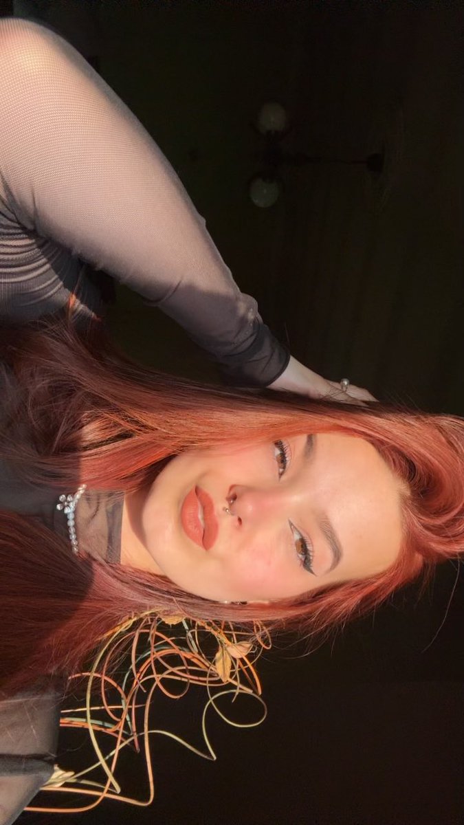 wthtahell's tweet image. 