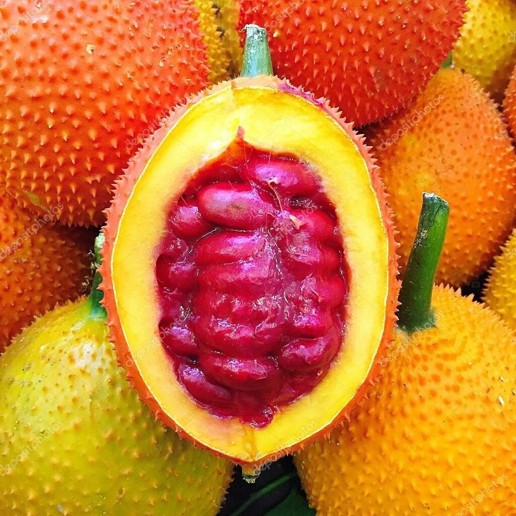 تصادفون فواكة غريبة في السوق و تخافون تجربونها… 

في الثريد بتكلم عن أغرب الفواكه في أسواقنا، طعمها ونكهتها و وين تلقونها.