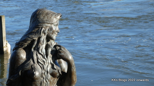 My latest photopost and a gripe about our deputy Mayor's suggestion to sell the mermaid donated to the town, and the only one in the UK!
henleyonthamesblog.wordpress.com/2025/06/12/sav…