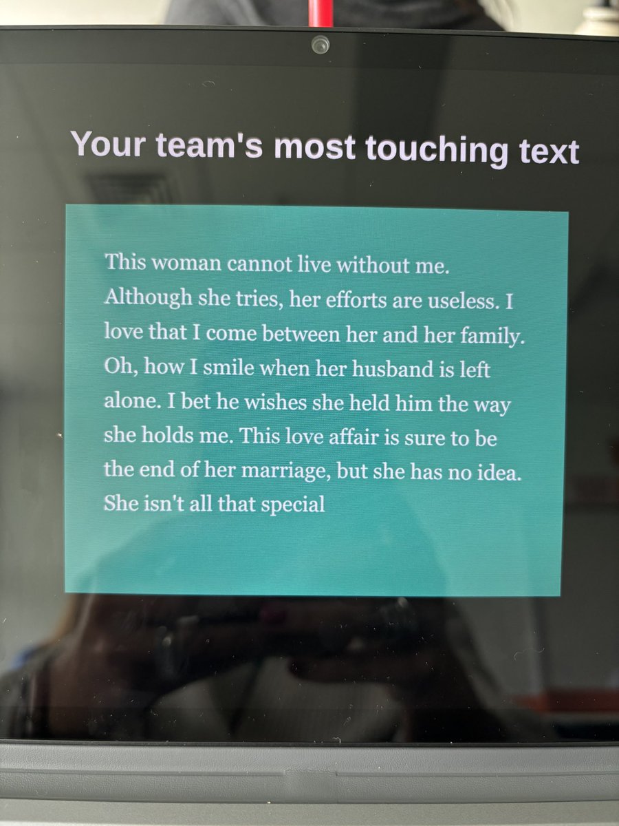 Amy Russell tweet media