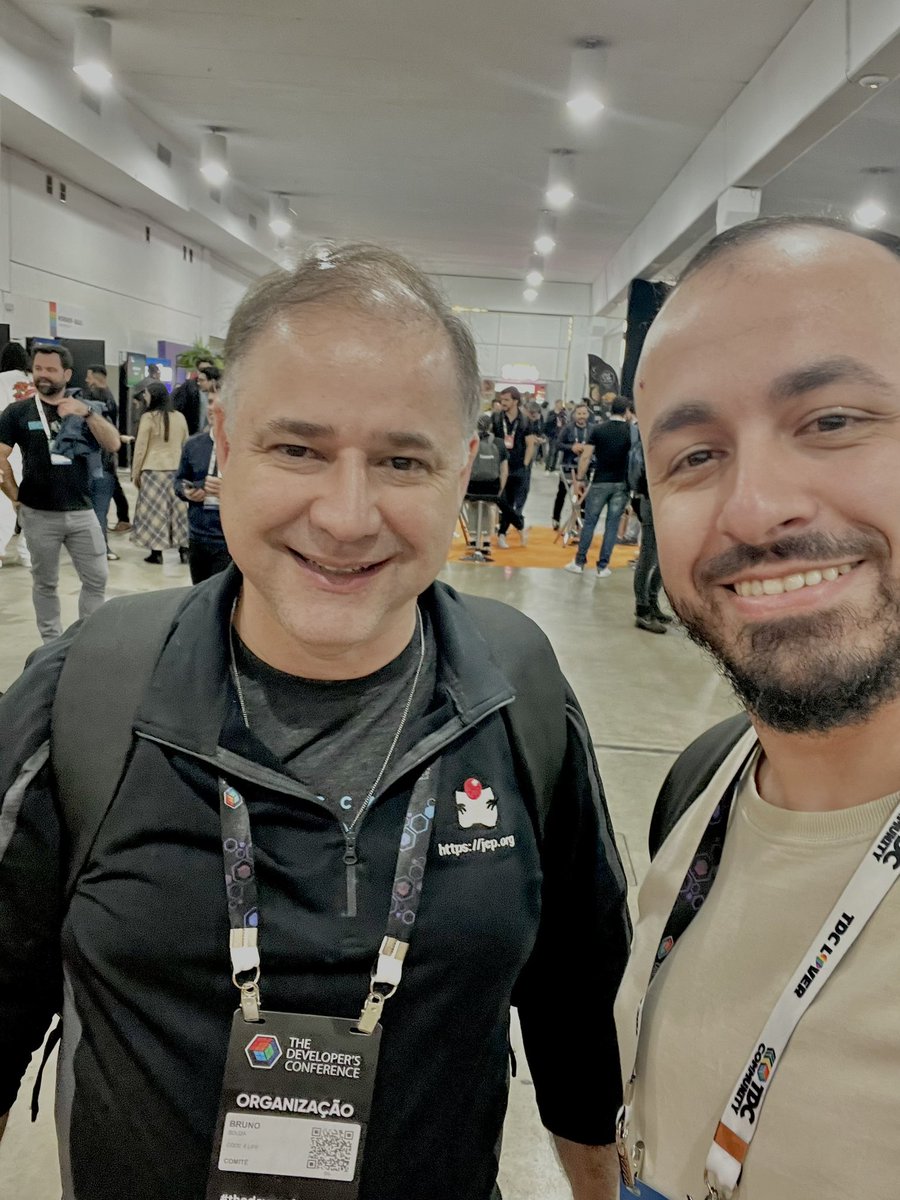 Jonathan Henrique (@jhmede_) on Twitter photo Hoje eu tive a oportunidade de conhecer pessoalmente o <a href="/brjavaman/">Bruno Souza</a> aqui no <a href="/TheDevConf/">TDC 2024 🚀🤓🥰</a> !!! ☕️
Amanhã tem trilha de Arquitetura Java, chega pra cá!!!!
#tdc #thedevconf #tdcfloripa #java #arquiteturajava Hoje eu tive a oportunidade de conhecer pessoalmente o <a href="/brjavaman/">Bruno Souza</a> aqui no <a href="/TheDevConf/">TDC 2024 🚀🤓🥰</a> !!! ☕️
Amanhã tem trilha de Arquitetura Java, chega pra cá!!!!
#tdc #thedevconf #tdcfloripa #java #arquiteturajava