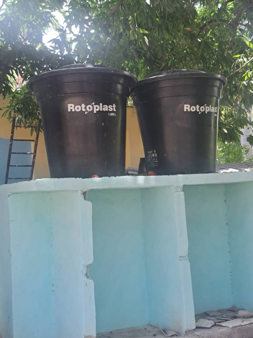 ONU en Cuba (@onu_cuba) on Twitter photo 150 colchones llegaron a #SanAntoniodelSur, 10 d ellos al Policlínico “Cuarto Congreso”.
Más 800 tanquetas d agua, 500 mosquiteros y 9200 tabletas de cloro.
Aunque #SanAntoniodelSur esté lejos en la geografía, está cerca en prioridades trabajo conjunto <a href="/ONU_Cuba/">ONU en Cuba</a> <a href="/ECHO_LatAm/">EU Humanitarian Aid | Latin America & Caribbean</a> 🤝 150 colchones llegaron a #SanAntoniodelSur, 10 d ellos al Policlínico “Cuarto Congreso”.
Más 800 tanquetas d agua, 500 mosquiteros y 9200 tabletas de cloro.
Aunque #SanAntoniodelSur esté lejos en la geografía, está cerca en prioridades trabajo conjunto <a href="/ONU_Cuba/">ONU en Cuba</a> <a href="/ECHO_LatAm/">EU Humanitarian Aid | Latin America & Caribbean</a> 🤝