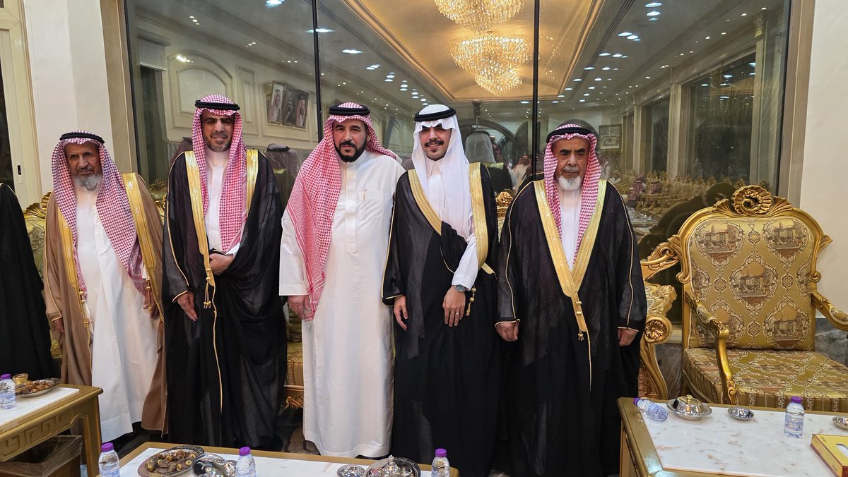 تشرفت هذا المساء الجميل بتلبية دعوة الأخ   الكريم الشيخ #مقبل_بن_صالح_الملحم بحضور زواج حفيده الشاب  #محمد_بن_الأخ الخلوق #سليمان_بن_مقبل_الملحم - رحمه الله تعالى - ،في  مجمعهم بالمطل الغربي بمحافظة #الزلفي أسال الله أن  يبارك لهما وأن يجمع  بينهما بخير، وأن يرزقهما الذرية