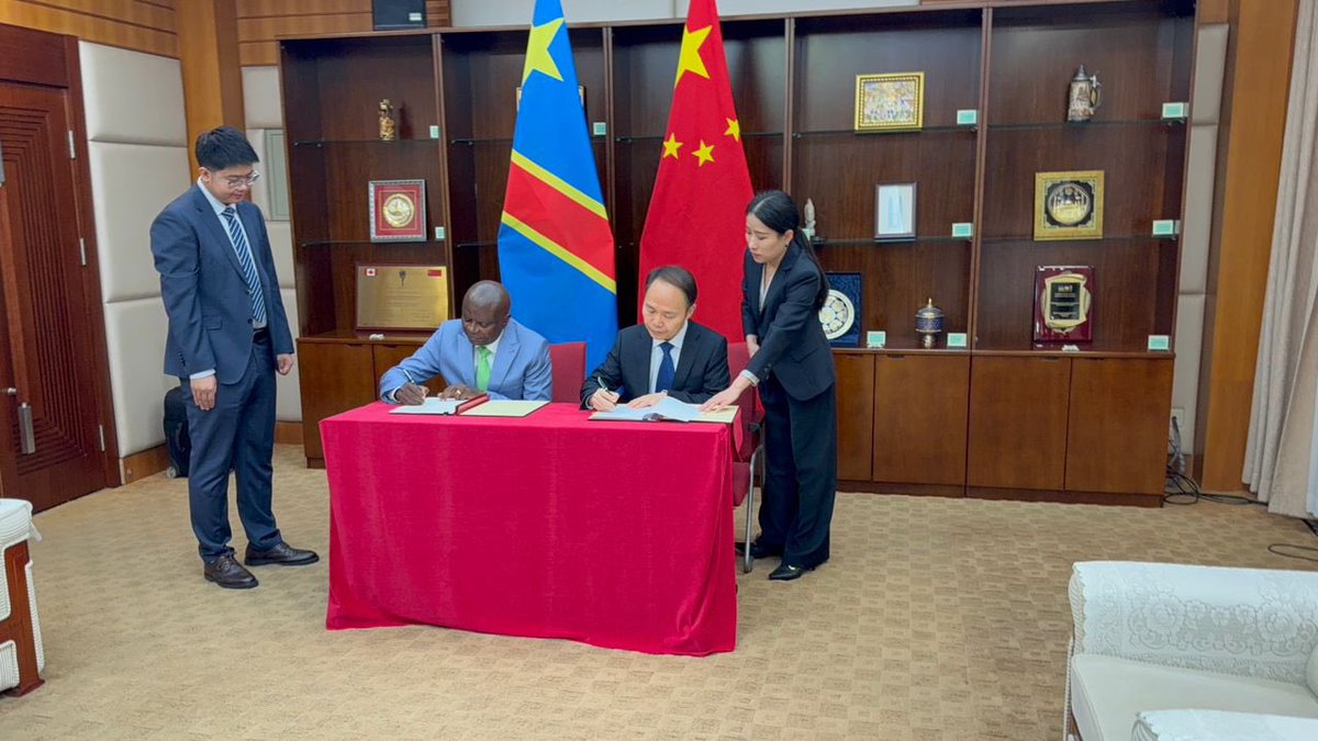 agrirdc's tweet photo. Coopération Agricole Renforcée entre la RDC et la Chine : Un Mémorandum d’Entente Signé à Changsha⤵️
https://t.co/oI1zPSsUQi https://t.co/HiYrJnxXEz
