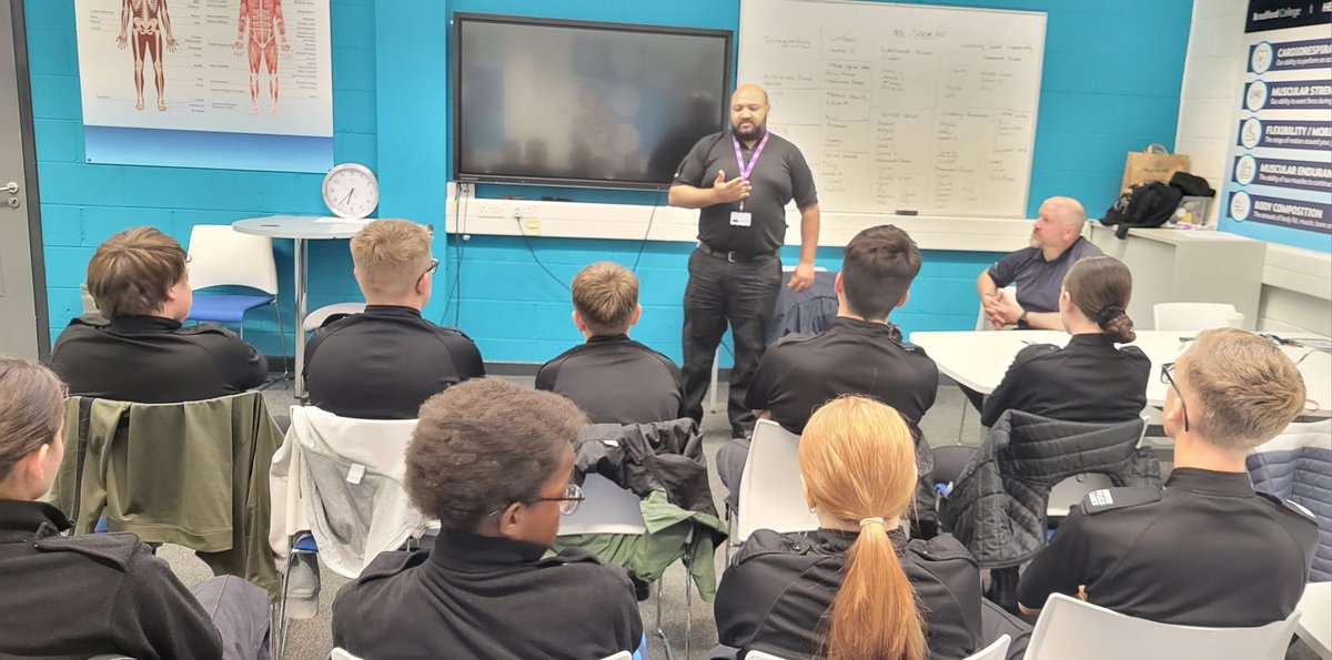 PC Huss visited each of the Bradford Cadets units this week. Giving them an insight into community engagement in Bradford. The cadets were also invited to join the Youth IAG (Independent Advisory Group), to assist in developing policing strategies from a young persons perspective