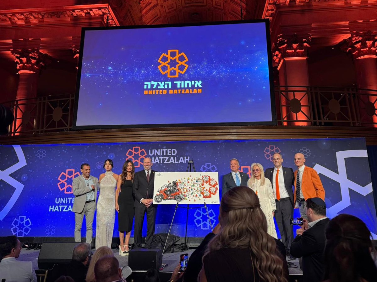 ArgamaniNoa's tweet image. Yesterday, I had the honor of sharing a stage with a group of leaders who have dedicated their lives to bringing back our hostages at the annual @UnitedHatzalah Gala.
United Hatzalah is an incredible organization, with volunteers from all sectors of Israeli society who all share…