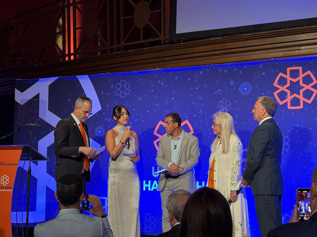 ArgamaniNoa's tweet image. Yesterday, I had the honor of sharing a stage with a group of leaders who have dedicated their lives to bringing back our hostages at the annual @UnitedHatzalah Gala.
United Hatzalah is an incredible organization, with volunteers from all sectors of Israeli society who all share…