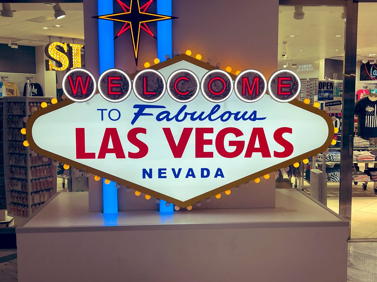 Flawwed1Art's tweet photo. @XChainCaravan @Star_Forge_Pool @FlowerDenNFT @krissbaird @micelf4all @Mrs_Lurker Bitcoin 2025. Canβt leave out the most recent event we attended. And I highly suspect the largest we have attended to date. So many people there are just getting through the hallways was like crossing a raging river.
#Caravan #IronKeyCapital https://t.co/vnn3zGs9SY