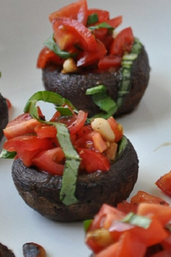 This #glutenfree alternative to bruschetta is fun and kid-friendly! Bring these Mushroom Bruschetta Bites as an #appetizer at your next gathering bit.ly/42FeUCv #KidsEatMushrooms2 #ChildNutrition