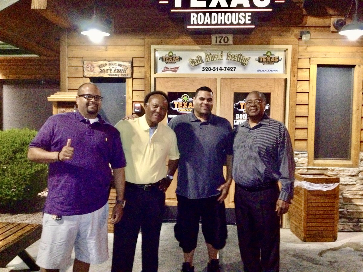 SyeWorks's tweet image. Last time we were all together many years ago. Mr. Bacon and Hoss went way back to the 80s. Today and tomorrow, we will pay our respects and say goodbye ❤️