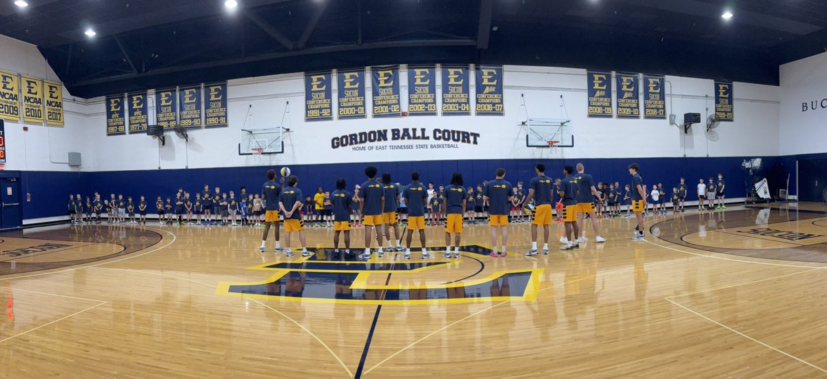 BrooksSavage's tweet image. Awesome week of Youth Skills Camp!! Kids, players &amp;amp; coaches had a ton of fun! Appreciate everyone who came out to support our program &amp;amp; big thanks to @FoodCity @jerseymikes - see you in Freedom Hall 🏴‍☠️🏀