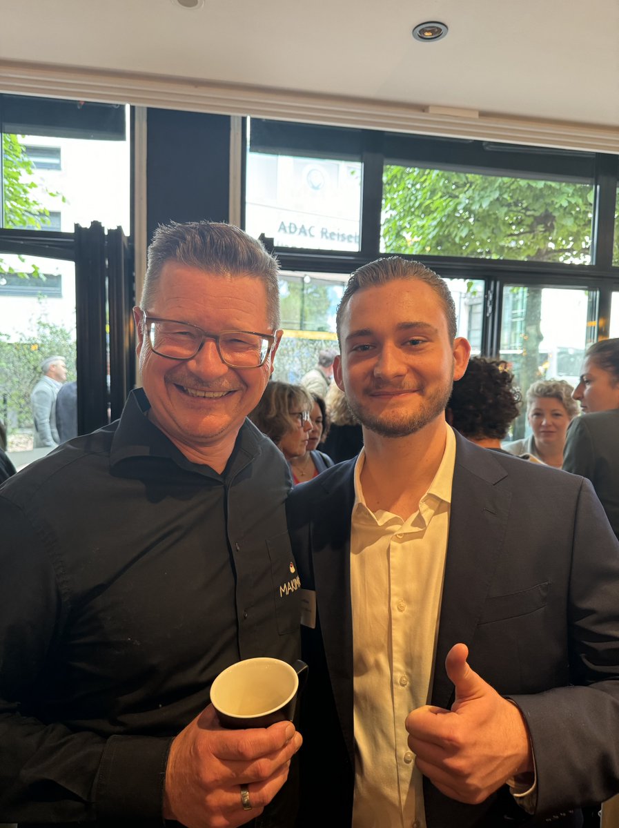 Wir als Kittlaus Immobilien hatten die Ehre, am Siegburger Unternehmerfrühstück teilzunehmen und möchten Herrn Marco Grewe - Makiman Siegburg herzlich für die Einladung danken. Der Austausch mit anderen lokalen Unternehmen war inspirierend. #Siegburg #Danke #KittlausImmobilien