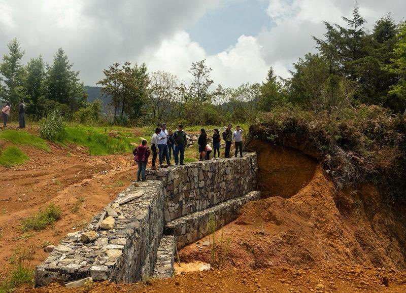 Imagen_Oax's tweet image. Impulsa Secretaría de Medio Ambiente prácticas sostenibles en la #SierraMixe

• La titular de la dependencia Karime Unda supervisó en Totontepec Villa de Morelos avances en la gestión de residuos sólidos

Totontepec Villa de Morelos, Oax; 12 de junio de 2025. En seguimiento al…