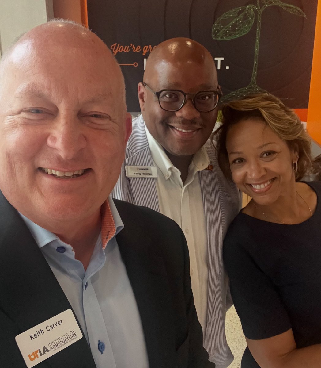 The #FirstFamily of <a href="/utmartin/">UT Martin</a> visited <a href="/UTIAg/">UT Institute of Agriculture</a> today! The Freemans are doing wonderful work in West Tennessee! #Friends #Leaders 🍊 🦅