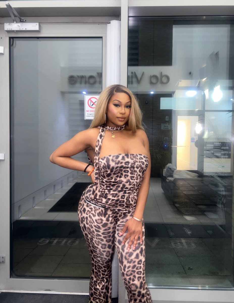 ashleyyetunde's tweet photo. Spreading some body positiviTEA this afternoon 🫖 https://t.co/O39rhsGnYQ