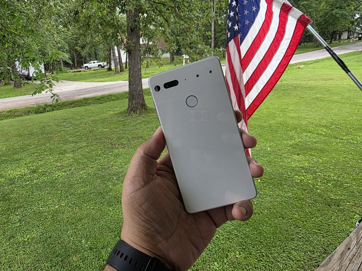 techaeris's tweet image. It's 2025 and you can still buy the Essential PH-1 and run Android 15, via #LineageOS
And have it all done and running in a matter of 3 hours.
😎
What a time to be alive!