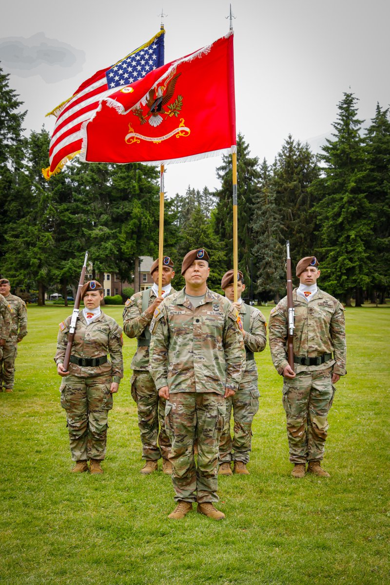 5thSFAB's tweet image. Change of Command 🇺🇸
We bid farewell to COL Comfort and welcomed LTC Boyles as our new 5th Battalion commander. Thank you for your leadership, sir - and welcome aboard, sir!
#ArmyLeadership #ChangeOfCommand #AlwaysForward