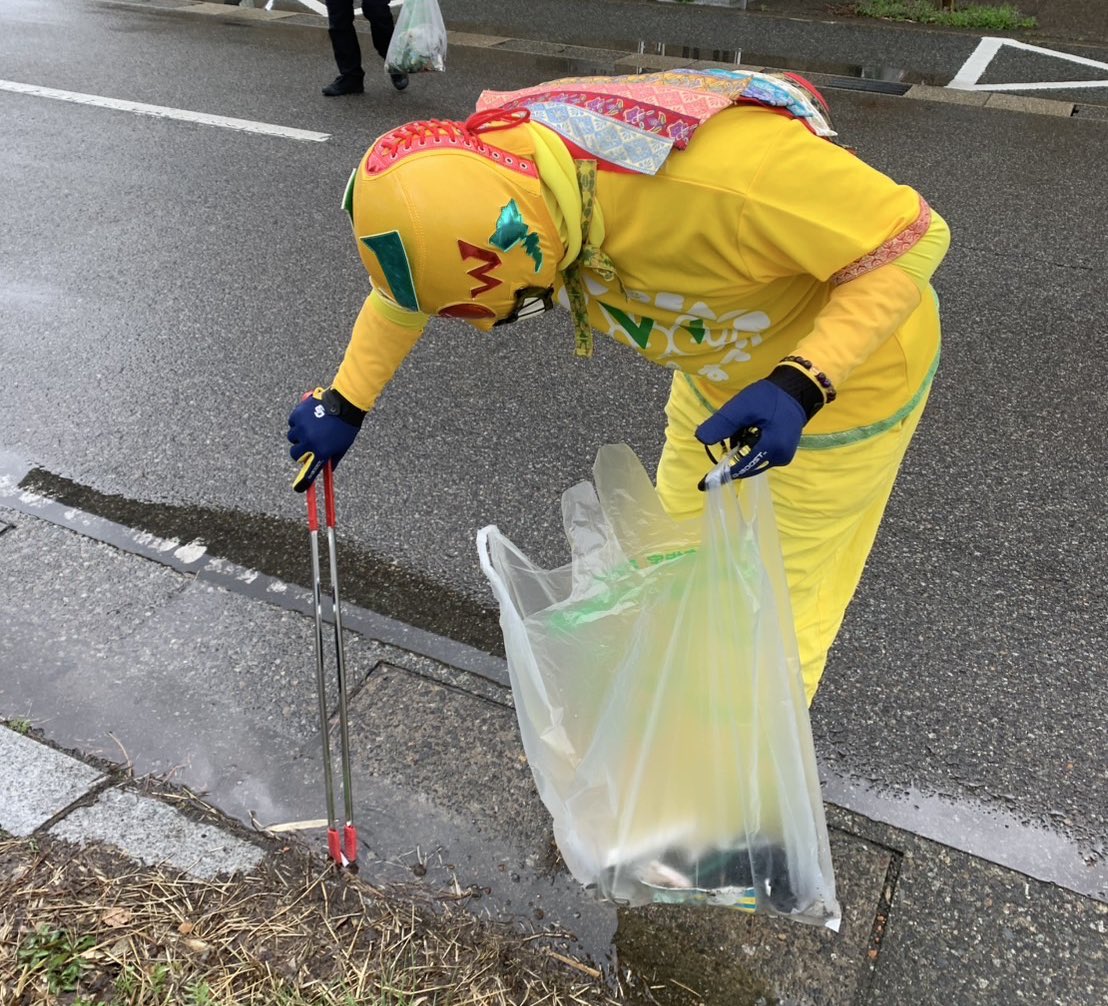 はっぴーすマン【超公式】福井県ご当地アイドルヒーロー🌈 (@fukui_hpsm) on Twitter photo 雨の日のごみ、特に紙系、タバコ🚬とかは
特に拾いにくいでピスね🧐
雨でもゴミ拾いしてしまうところは
兄弟と同じ!笑
<a href="/iijNWqUQ7i41630/">スミレンジャーZ(愛称スミレちゃん、元スラウザーです)</a>
少しでも排水溝に流れる前に!!
って思うのよ。 雨の日のごみ、特に紙系、タバコ🚬とかは
特に拾いにくいでピスね🧐
雨でもゴミ拾いしてしまうところは
兄弟と同じ!笑
<a href="/iijNWqUQ7i41630/">スミレンジャーZ(愛称スミレちゃん、元スラウザーです)</a>
少しでも排水溝に流れる前に!!
って思うのよ。