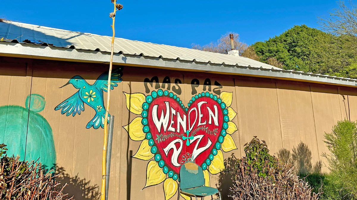 ASU_SGSUP's tweet image. Meet DeVona Saiter — #SGSUP planning alumna, community leader, and proud resident of Wenden, AZ working to preserve her hometown’s heritage. 🌵
From flooding to groundwater issues, learn how Saiter is helping to shape a resilient future for this rural community:…