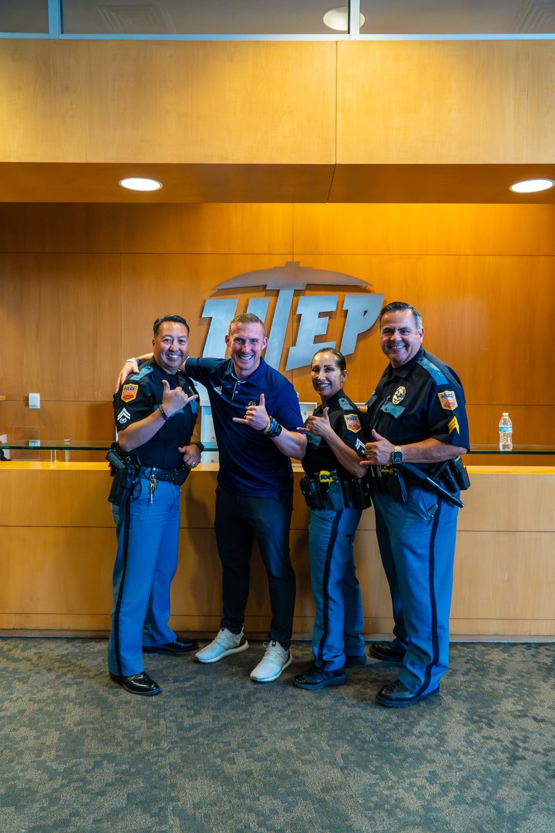 UTEPFB's tweet photo. First Life Skills meeting in the books with the El Paso Police Department! Huge thanks for coming out and talking to our guys!! 🚔
#PicksUp | #WinTheWest @EPPOLICE https://t.co/iKhkW1hByz