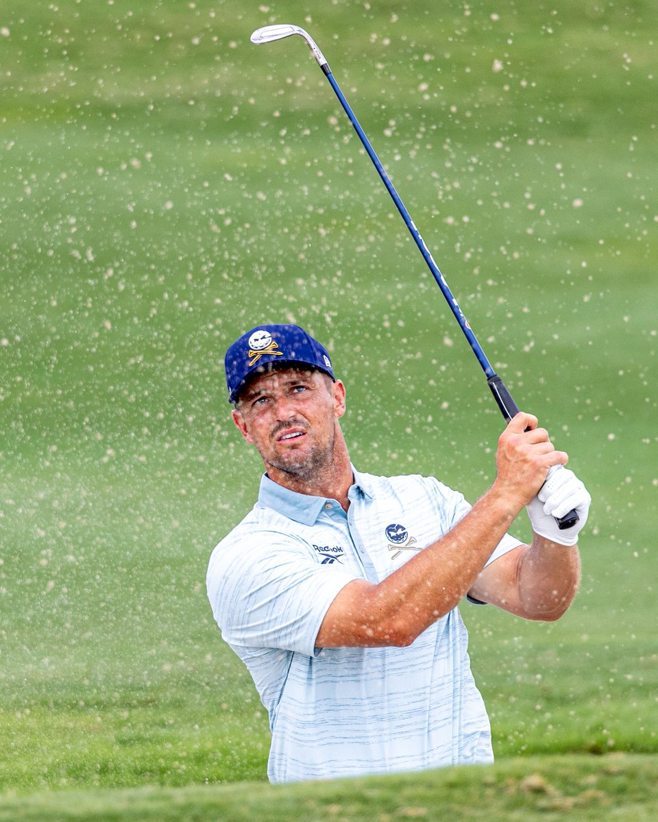 Round 1 in the books in Oakmont ⛳️