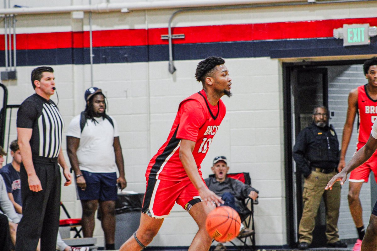 Congratulations to Courtney McCarthy on committing to Louisiana State University Alexandria. Court will continue his academic and athletic career with the LSUA Generals, who won the Red River Conference and advanced to the NAIA National Championship Round of Eight.
#nextlevelbear