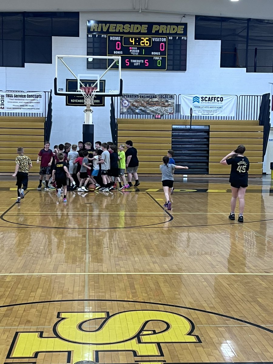 BvrBball's tweet photo. Final photo dump of Youth Camp 2025🦫🏀 
@RHS_beavers @Riverside_athl @RLSD_Beavers @cam_palmer55 https://t.co/da9qzrxPBs