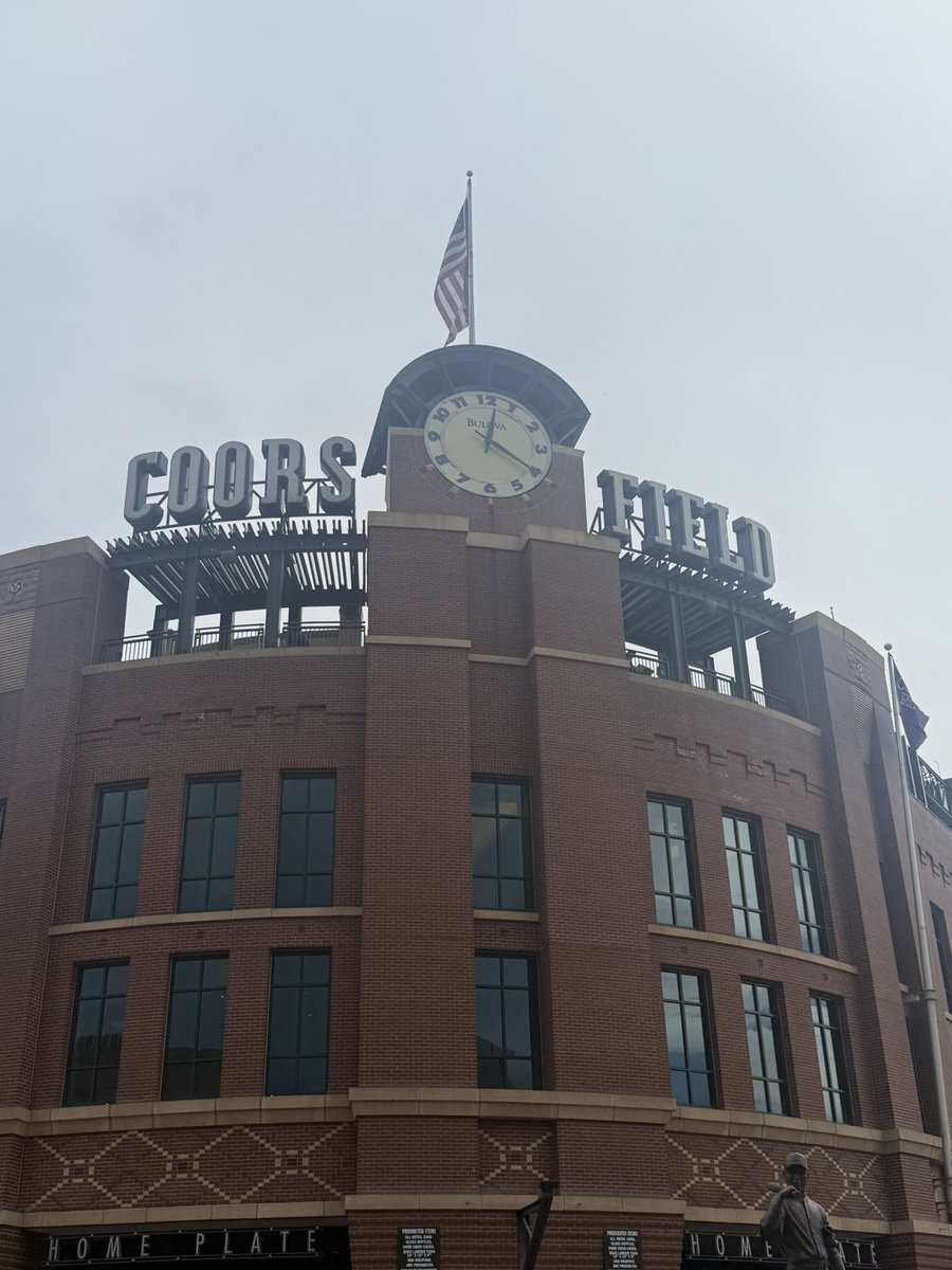 BruceCarrollEDU's tweet photo. MLB Stadium number 15 this afternoon with my Pops! #Chasing30 https://t.co/4itSiOEhPb