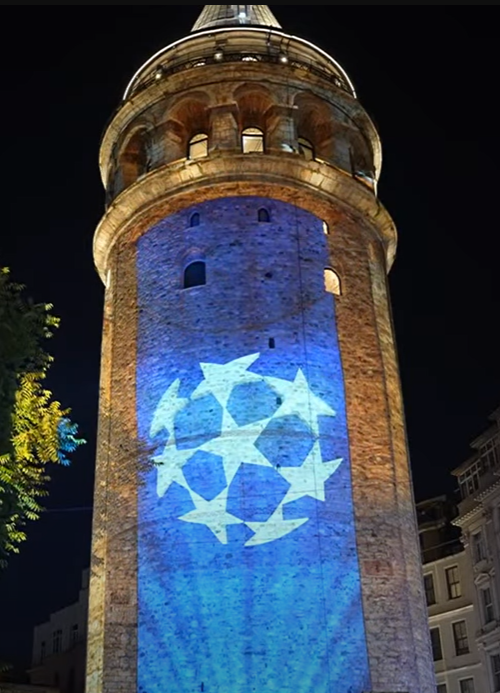 🦁 Galatasaray, Galata Kulesi'ne yansıttığı Leroy Sane tanıtım videosunda Şampiyonlar Ligi logosuna yer verdi.