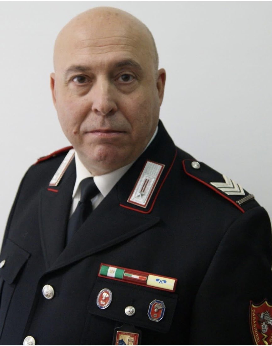 Nessun post acchiappaclick da cantanti, attori, giornalisti, opinionisti pronti a sfruttare ogni refolo di vento.
Forse Carlo Legrottaglie meritava attenzione e qualche riflessione.
Un abbraccio alla sua famiglia, che sia fiera di lui.