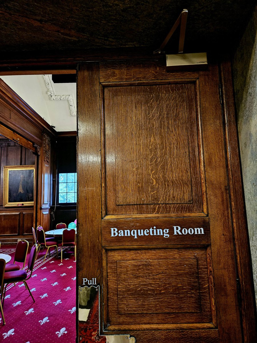 nadeem_ashfaq1's tweet image. A beautiful evening at the glorious Lancaster Town Hall, speaking to a packed and diverse crowd on &apos;Building Trust in Challenging Times&apos;

Thank you to Lancaster County Council for the invitation.

@LancasterCC @prestoncouncil