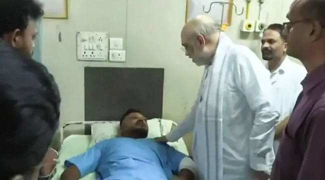 channelstv's tweet photo. Miracle: One Passenger Reportedly Survived India Plane Crash

The miracle report of a lone survivor from a London-bound passenger plane that crashed Thursday in the Indian city of Ahmedabad with 242 on board offered a glimmer of hope.

https://t.co/ruama1kEdt