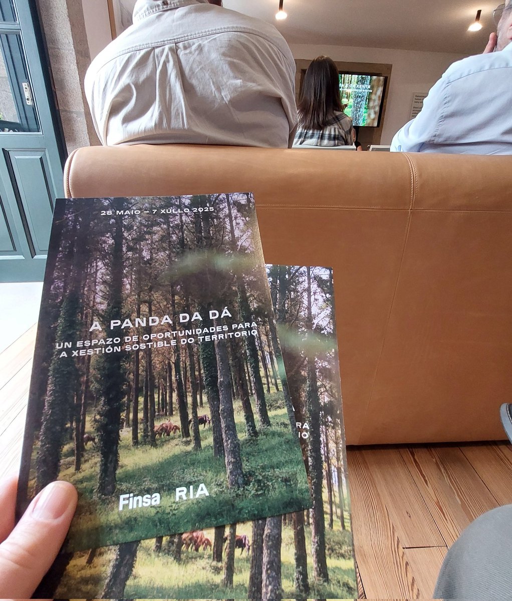 jpicos13's tweet photo. Da terra e da xente. Conversas entre comunidades de montes. #CMVC #Couso #Antas #Baroña @Uvigo @IngForestalPO Casa RIA . Fundación ARIA + @GrupoFinsa https://t.co/RewyXLEC19