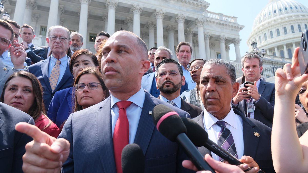 Congressional Hispanic Caucus (@hispaniccaucus) on Twitter photo <a href="/HispanicCaucus/">Congressional Hispanic Caucus</a> leads march to <a href="/LeaderJohnThune/">Leader John Thune</a> <a href="/SpeakerJohnson/">Speaker Mike Johnson</a> demanding an investigation into the assault on <a href="/SenAlexPadilla/">Senator Alex Padilla</a>. We need answers and we need them now! <a href="/HispanicCaucus/">Congressional Hispanic Caucus</a> leads march to <a href="/LeaderJohnThune/">Leader John Thune</a> <a href="/SpeakerJohnson/">Speaker Mike Johnson</a> demanding an investigation into the assault on <a href="/SenAlexPadilla/">Senator Alex Padilla</a>. We need answers and we need them now!